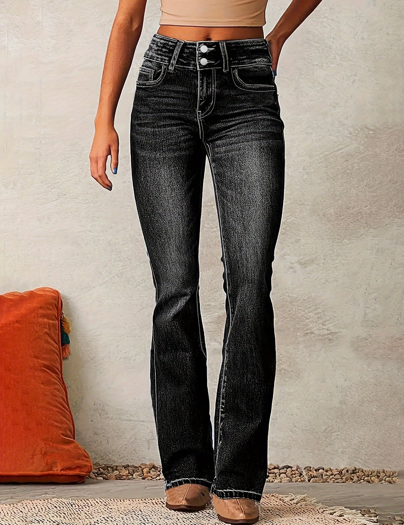IVYRA | HIGH-WAISTED FLARED JEANS