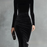 SOPHIA | BLACK VELVET FITTED DRESS