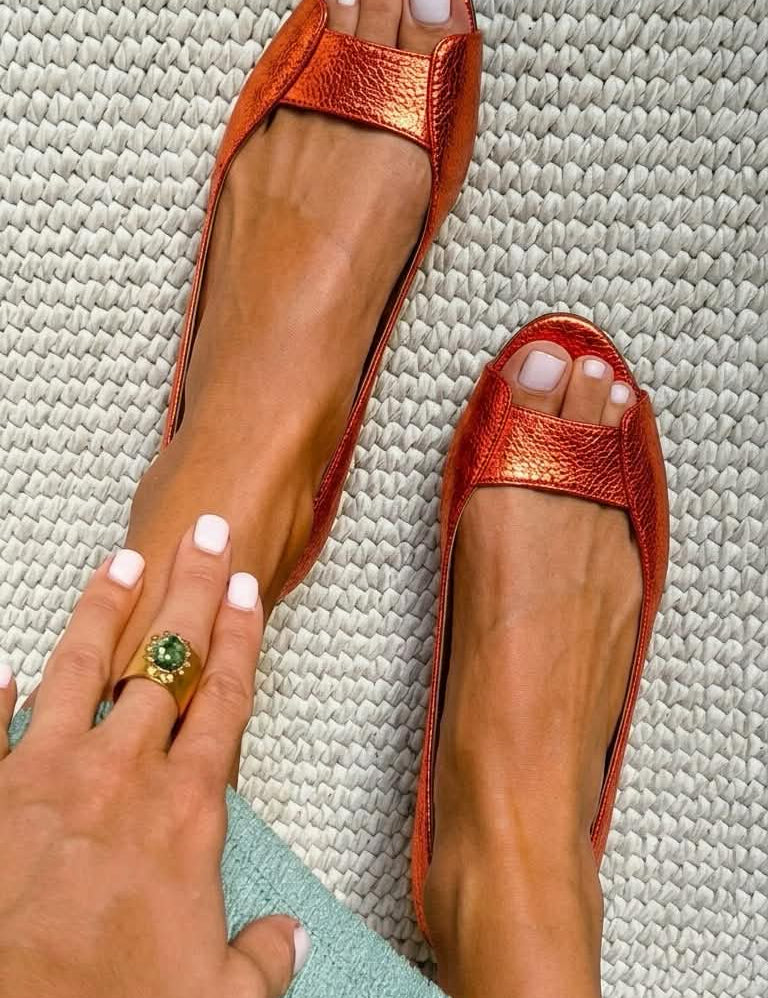 Adelina | Chic Comfort Gold Sandals
