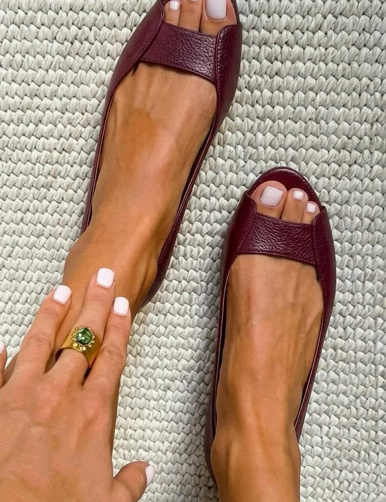 Adelina | Chic Comfort Gold Sandals