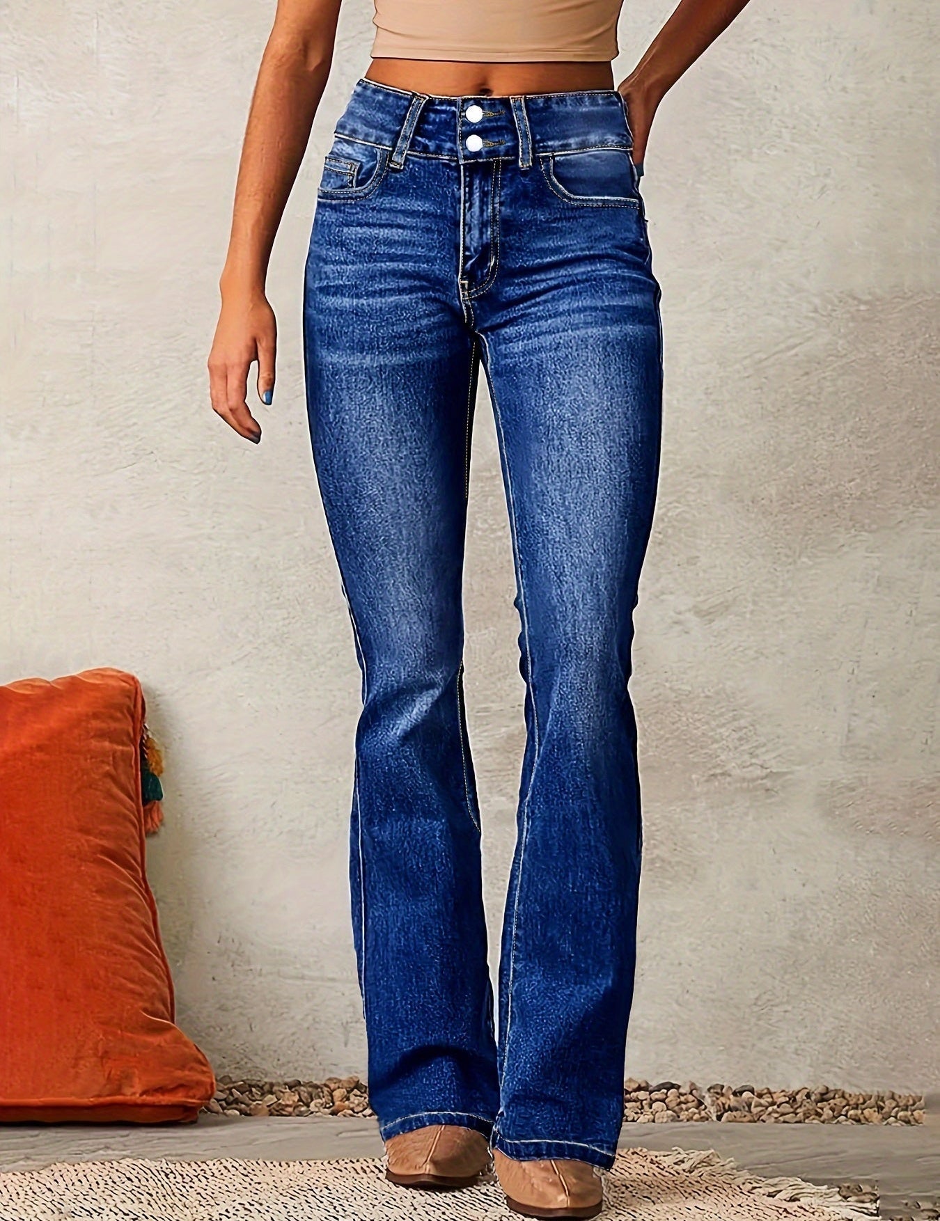 IVYRA | HIGH-WAISTED FLARED JEANS